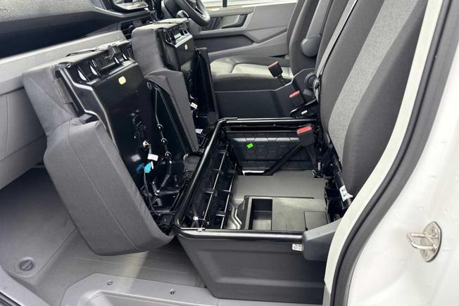 VOLKSWAGEN Crafter Photo 26