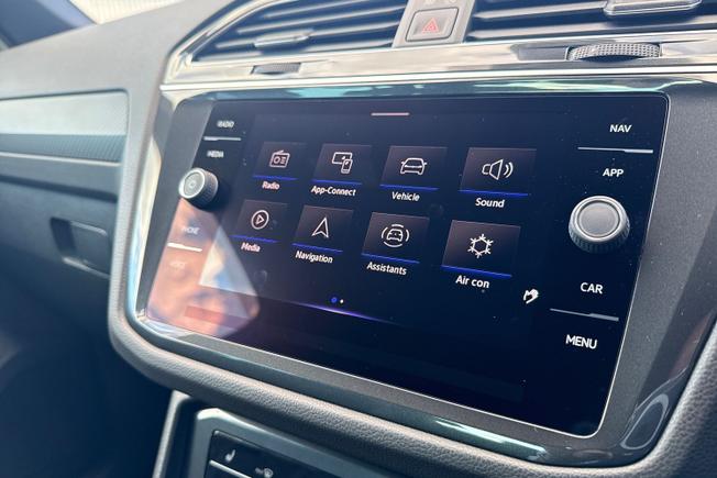 VOLKSWAGEN Tiguan Photo 38