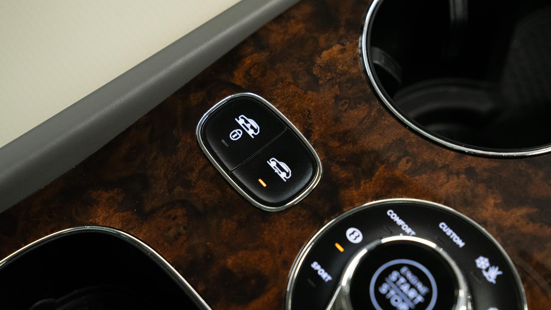 Bentley Bentayga Photo de2a3137-427d-4c77-b7fa-a46a659e0678.jpg