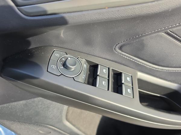 Ford Focus Photo 28