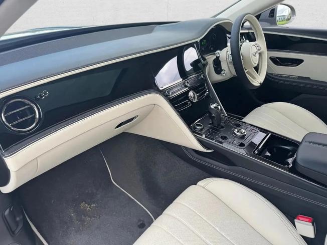 BENTLEY Flying Spur Photo 8