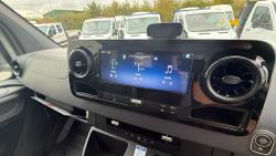 Mercedes-Benz Sprinter Photo 21