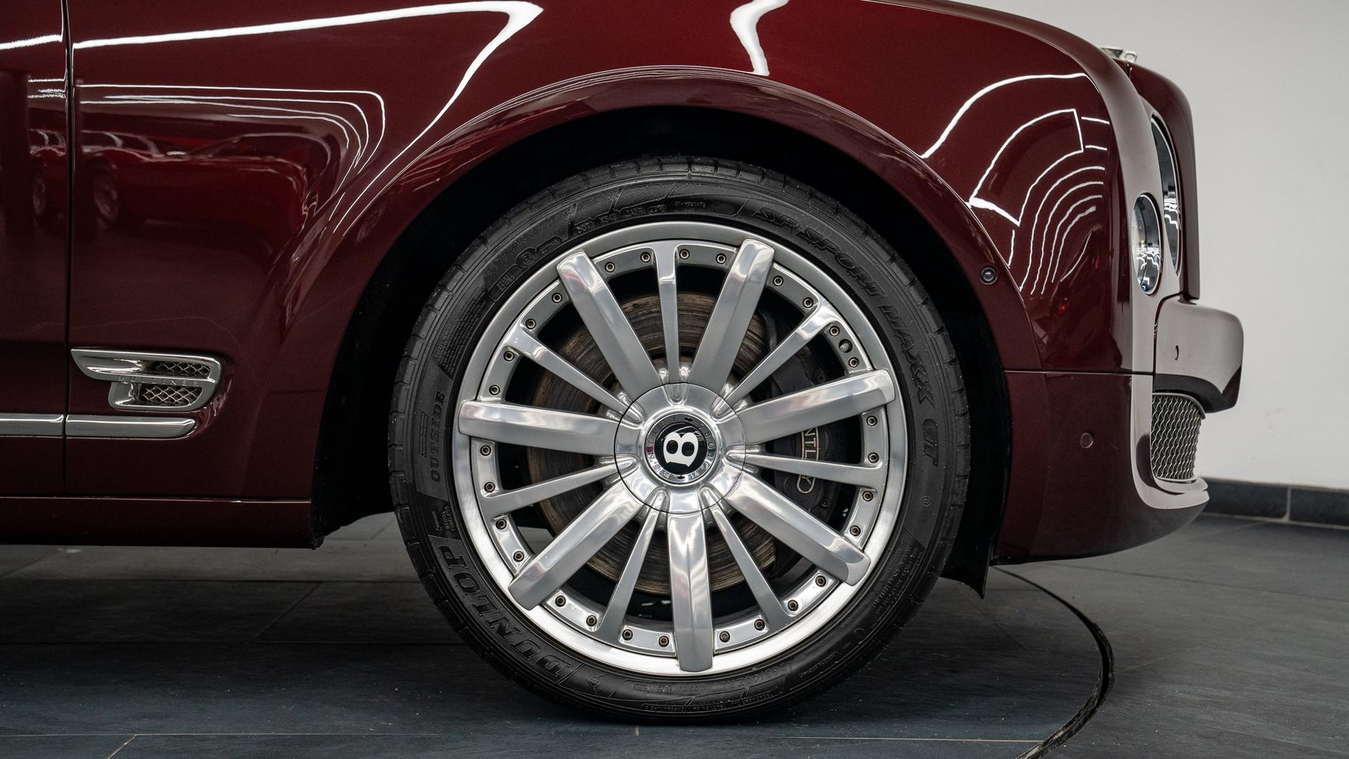 Bentley Mulsanne Photo de6463e6-cfef-49a1-aac3-fb5ac55eaa9b.jpg