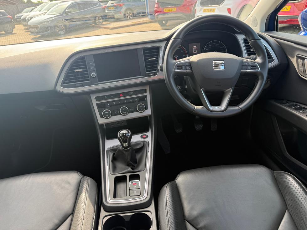 SEAT Leon Photo de684f8b-cab7-4958-8122-d11ff9cae1f3.jpeg