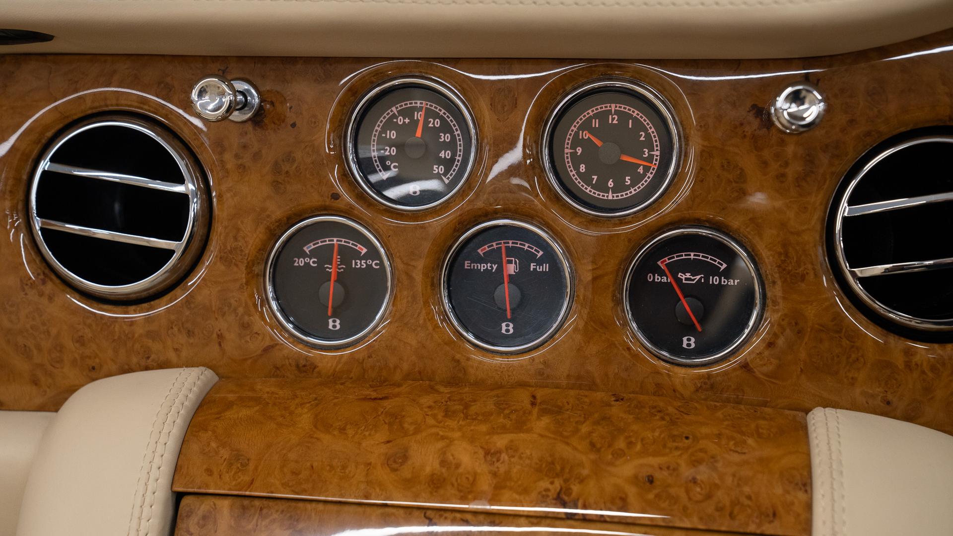 Bentley Azure T Photo de7119e2-f3cb-4745-95c9-cd7e18a26dee.jpg