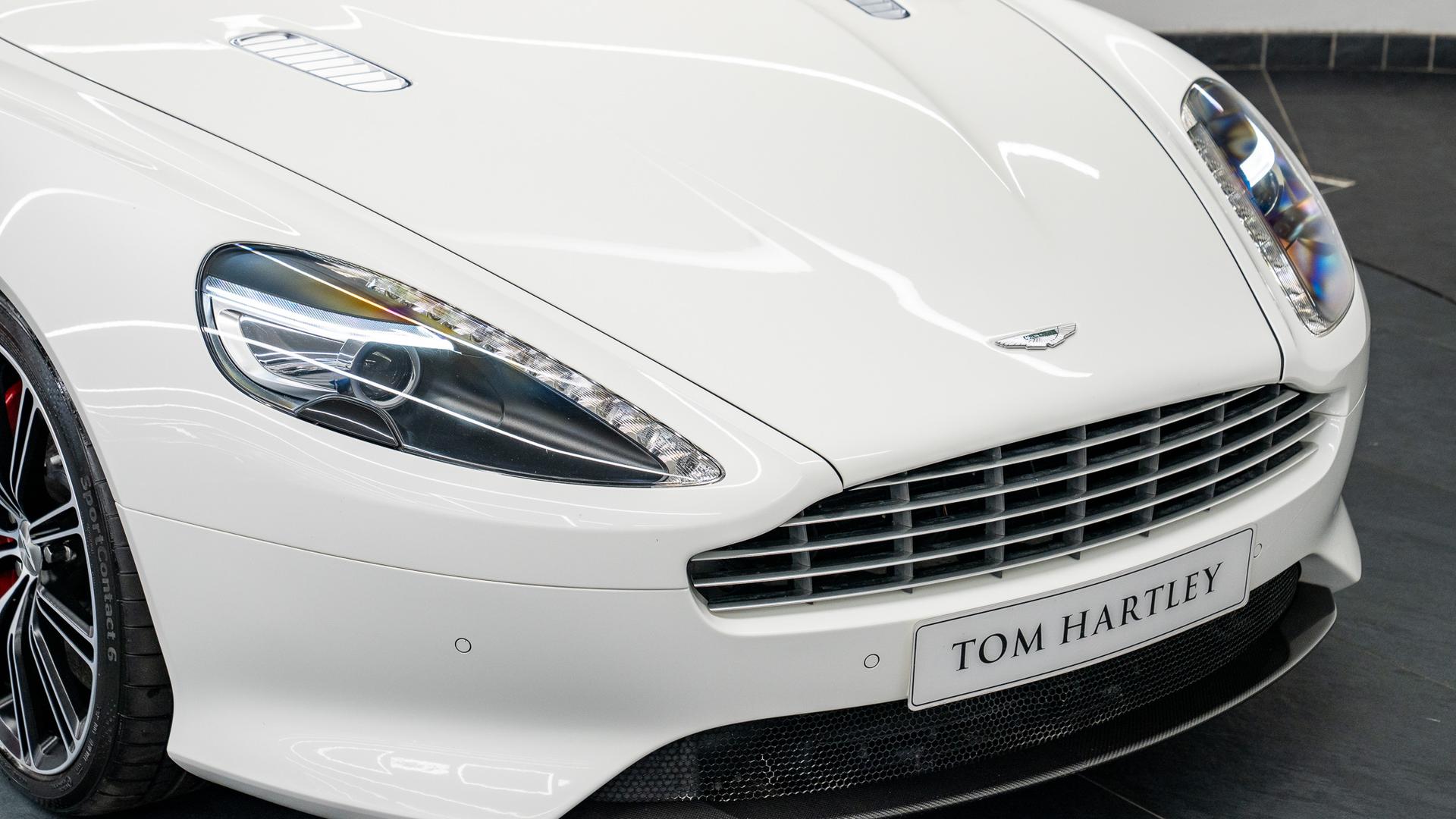 Aston Martin DB9 Photo de8de98e-b0ef-4ace-b914-380a4953129e.jpg
