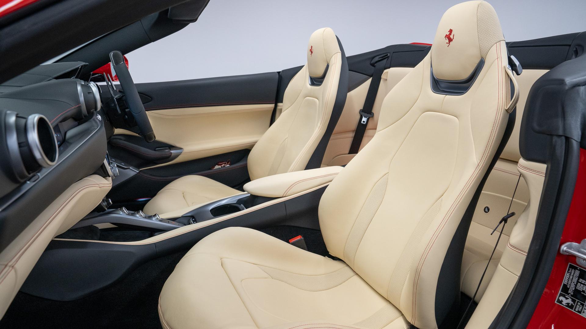 Ferrari Portofino Photo de8e17d5-8529-4905-be63-a2c2b28a4231.jpg