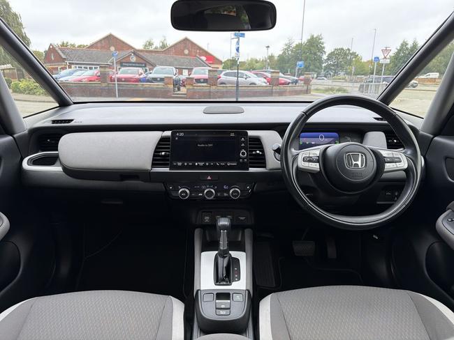 Honda Jazz Photo de938935-c7b6-418e-b469-bc53f9d1cb20.jpg