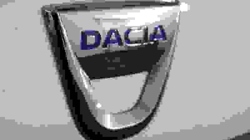 Dacia DUSTER Photo dealer360-25f279f0438c4e75e948b7074ccc0686d194ab40.jpg