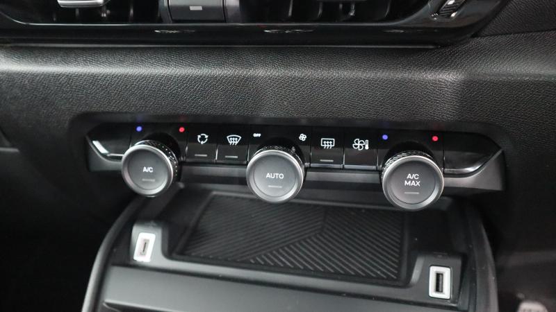 Citroen C4 Photo dealer360-475d23dc108ef290df6def0c62bf183864ff6f05.jpg