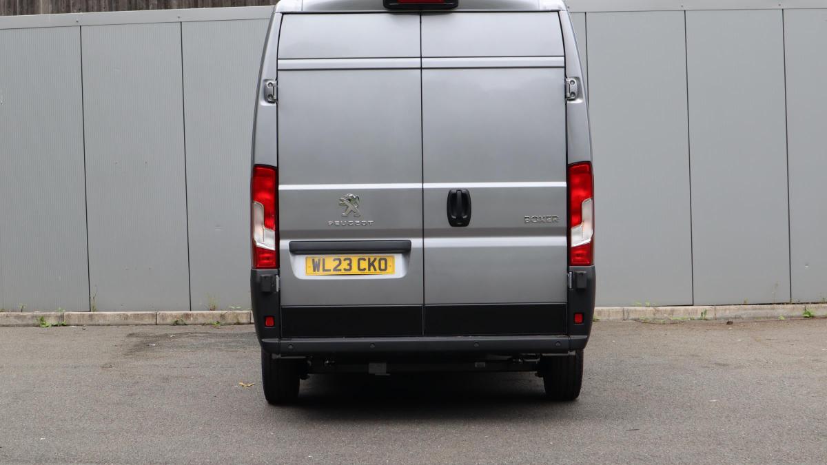 peugeot boxer back