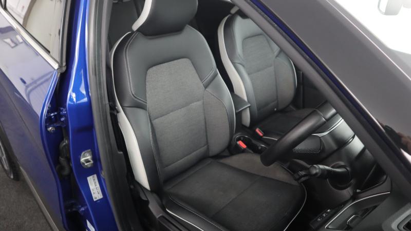 Renault Captur Photo dealer360-7cadaebe9571a3f7acf8565773b8e5fb19163f11.jpg