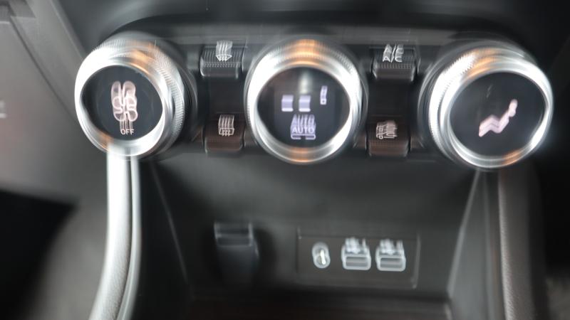 Renault Captur Photo dealer360-7e57cc5a9f7d4eaa813a1316cb339079c89ff59f.jpg