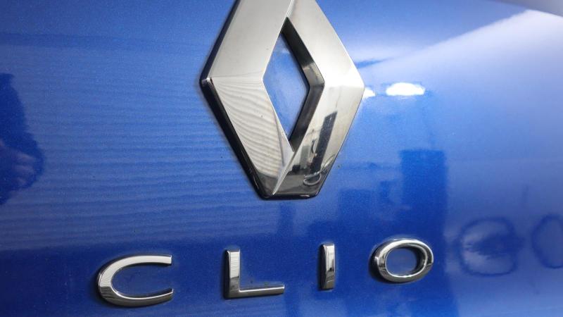 Renault CLIO Photo dealer360-ba3c69365cf598edff3f032a3f16778bcec57a27.jpg