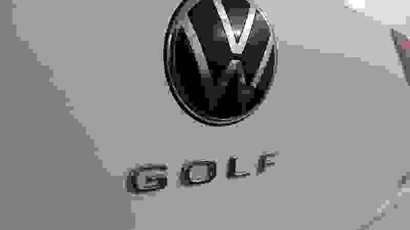 Volkswagen GOLF Photo dealer360-f384ef0ec20eee2ff5469bcd8c17ce29e92d4935.jpg
