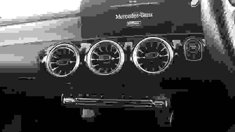 Mercedes-Benz A-CLASS Photo dealer360-f7e35ea6529967fb732f47edf39f2b3b1665db4e.jpg