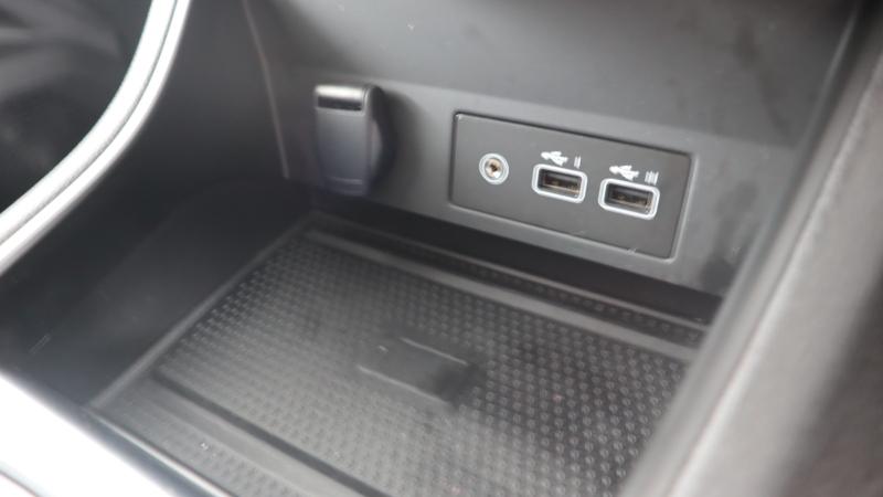 Renault Captur Photo dealer360-fbca95454f18d4008eef134f375d63936ee90226.jpg