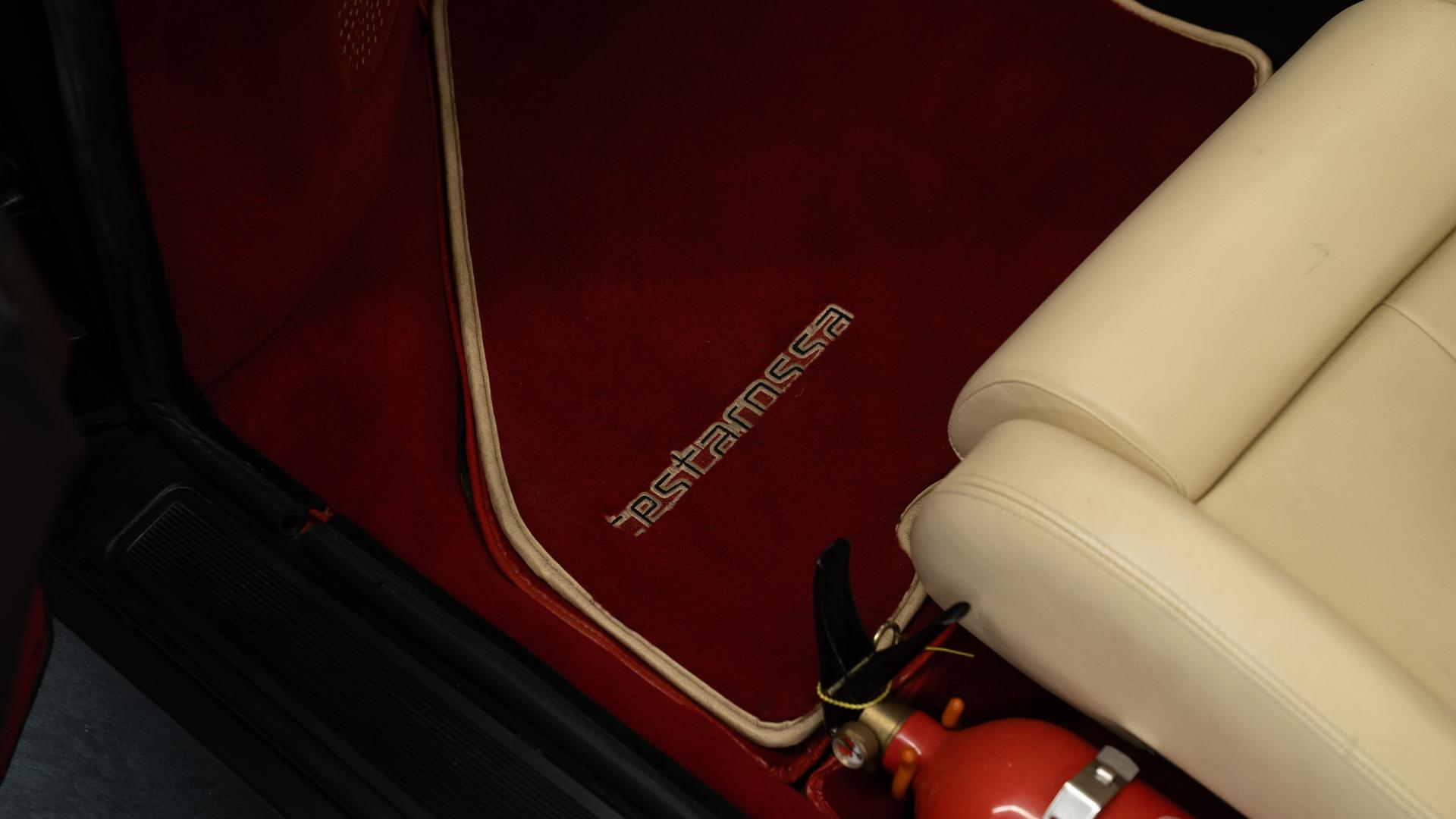 Ferrari Testarossa Photo dec3c600-4d24-4020-979c-778638396eff.jpg