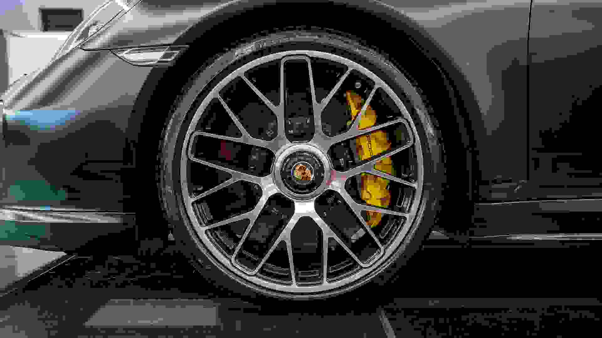 Porsche 911 Photo dee3c1e2-459b-4e73-9556-ba450ba85465.jpg