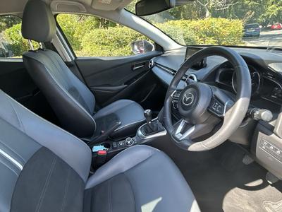 Mazda Mazda2 Photo 1