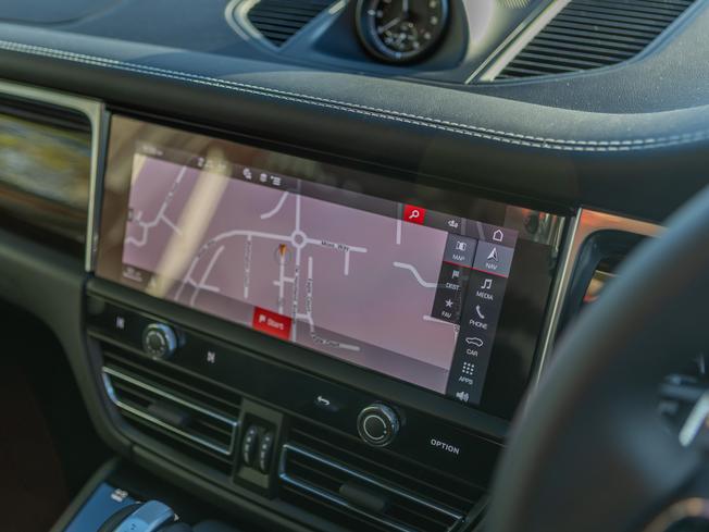 PORSCHE Macan Photo 17