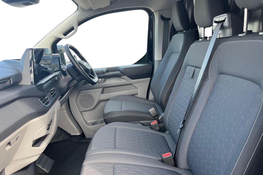 Ford TRANSIT CUSTOM Photo def16992-b920-40f9-9d24-3dadd4f355c9.jpg