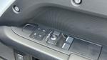 Land Rover Defender Photo 24
