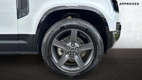 Land Rover Defender Photo devhouse-a1cbeebf04b4f7201c9be55938ec7b0681d57e84.jpg