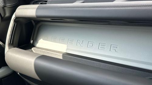 Land Rover Defender Photo devhouse-e89c6663219d98204b9cc2c4e4d2ea2fea7d1cad.jpg