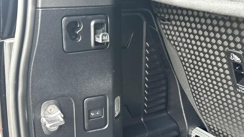 Land Rover Defender Photo devhouse-ee2d37fe54b0e294ac90117e7499dc8b984df91e.jpg