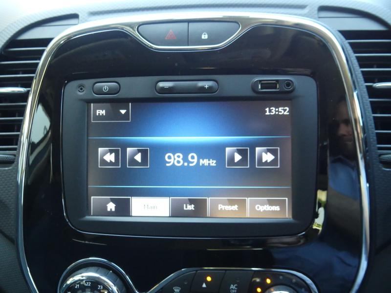 Renault Captur Photo df18d4d3-dc80-493e-80d9-a7ab9db0e7e6.jpg