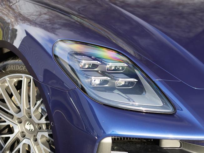 PORSCHE Panamera Photo 38