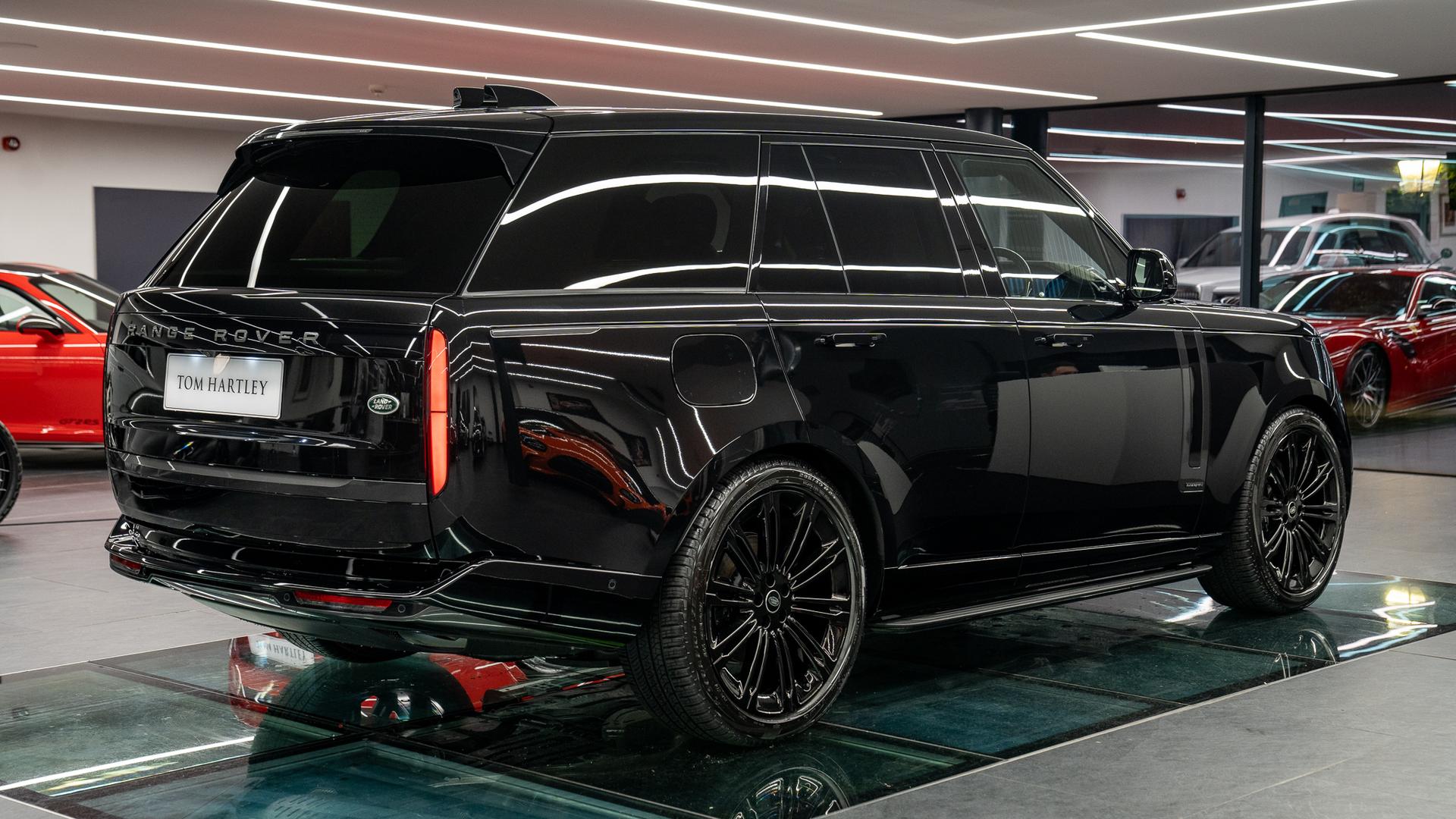Land Rover Range Rover Photo df2f25f4-8125-4657-aa1f-49f22af8c0b9.jpg