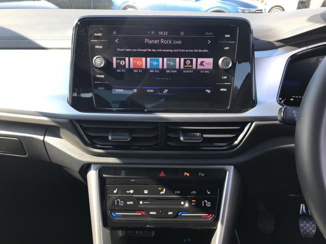 Volkswagen T-Roc Photo 17