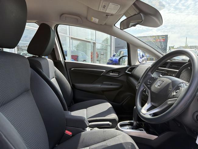 Honda Jazz Photo df49e7ba-a955-4ea3-b65d-ba0d6846e41e.jpg