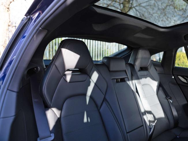 PORSCHE Panamera Photo 9