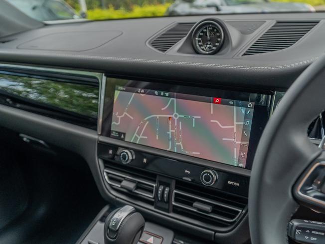 PORSCHE Macan Photo 29