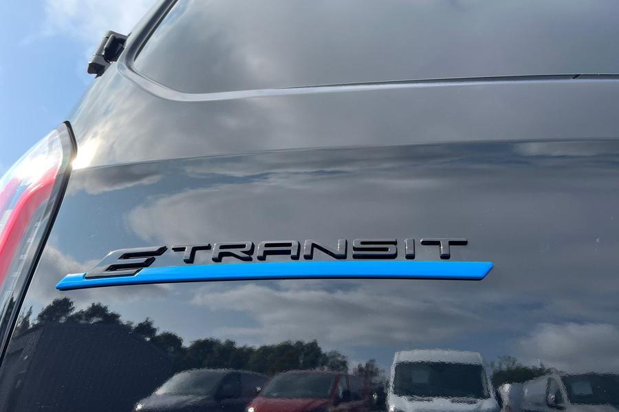 Ford E-TRANSIT CUSTOM Photo df63243e-0630-417e-ac35-865a3339175f.jpg