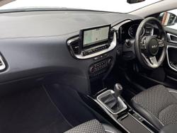KIA Ceed Photo 2