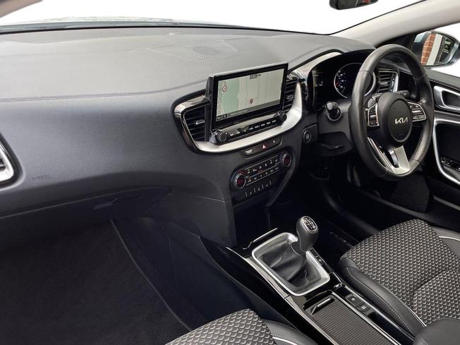 KIA Ceed Photo 2