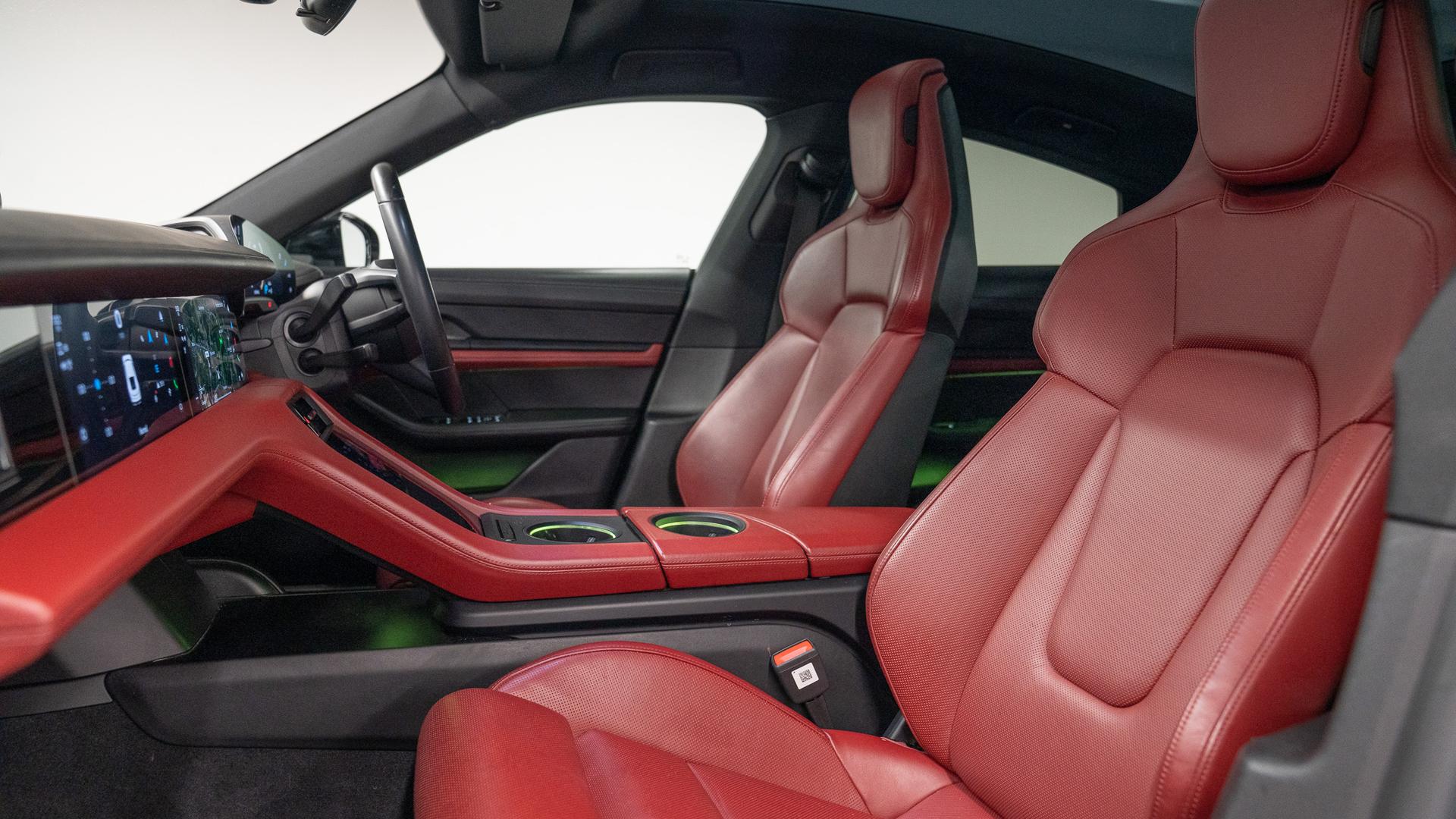 Porsche Taycan Photo df802bef-7d7b-4a33-b219-2554cf9a6537.jpg