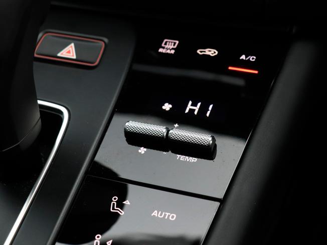 PORSCHE Macan Photo 26