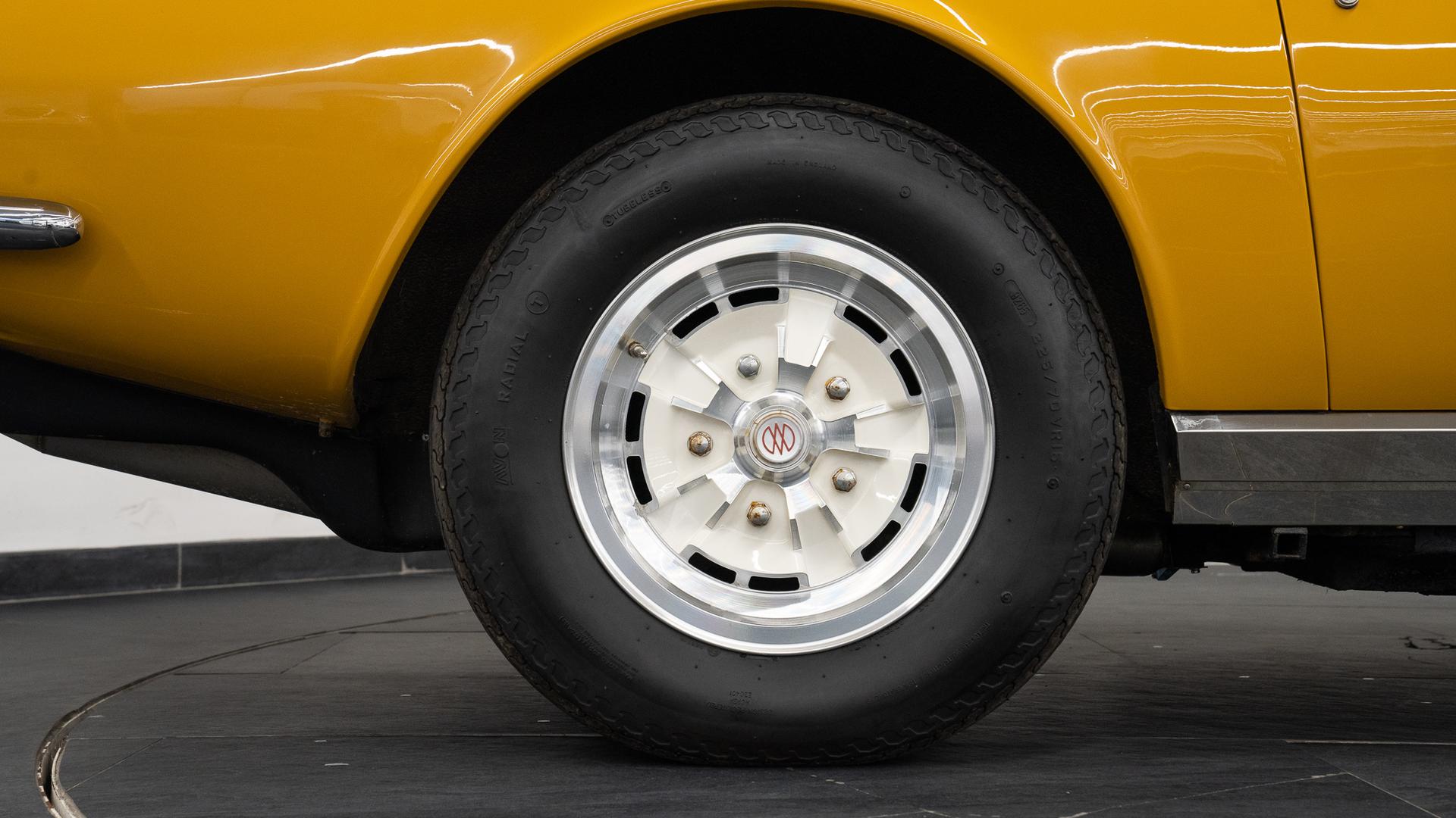 Aston Martin DBS Photo df831b54-fb3e-414c-a0fa-6085e19525c3.jpg