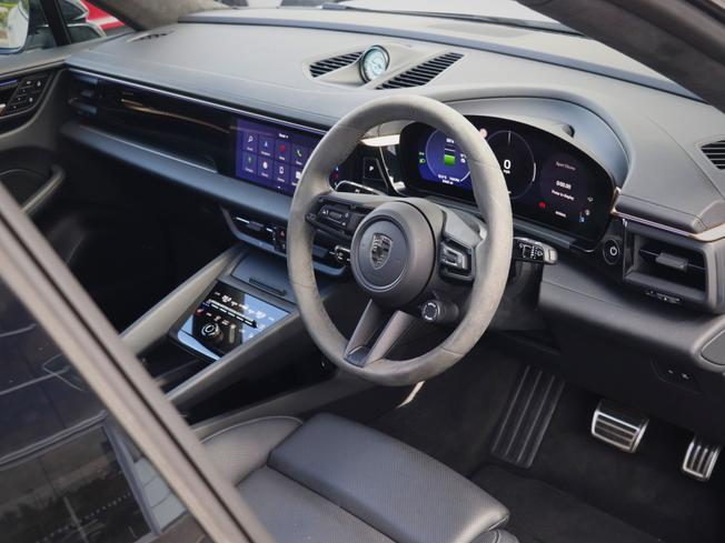 PORSCHE Macan Photo 13