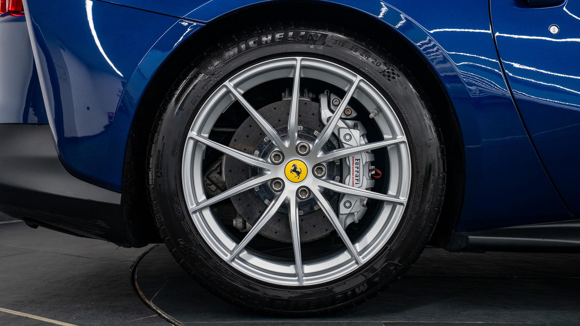 Ferrari 812 Photo df8cc84f-2c63-49ee-9a9d-44411cadaca0.jpg