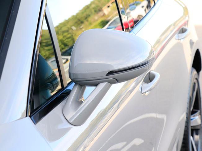 PORSCHE Macan Photo 17