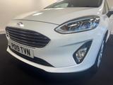 Ford Fiesta Photo 4