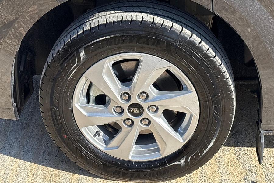 Ford E-TRANSIT CUSTOM Photo dfc8c2b4-e53f-47a9-9025-8872168da05e.jpg