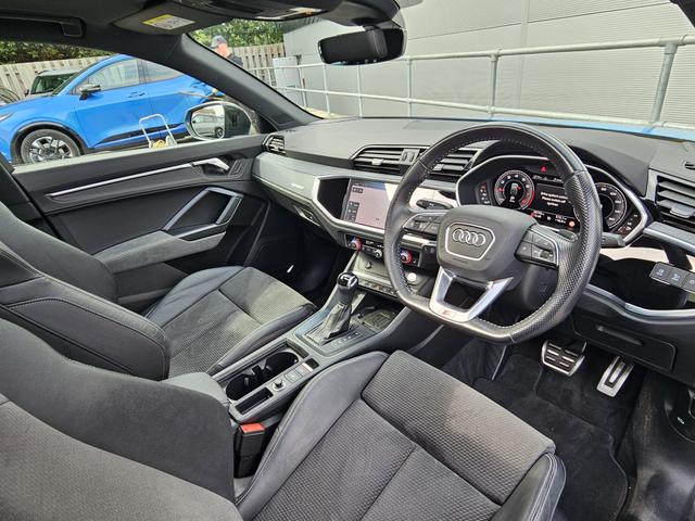 Audi Q3 Photo dfd08868-48d7-4372-b58e-c50d9c28ae1a.jpg