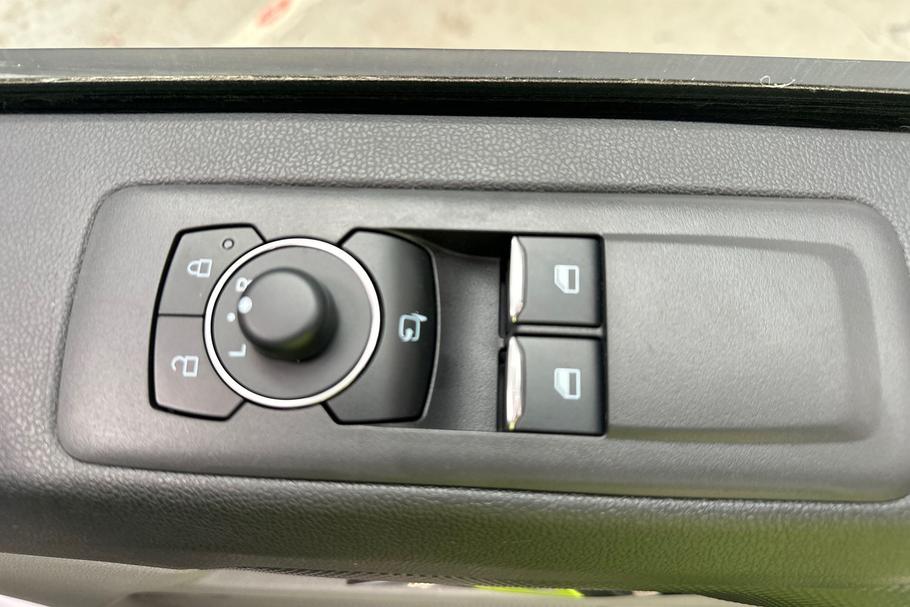 Used Ford TRANSIT CUSTOM CUSTLIMPHEV01 24